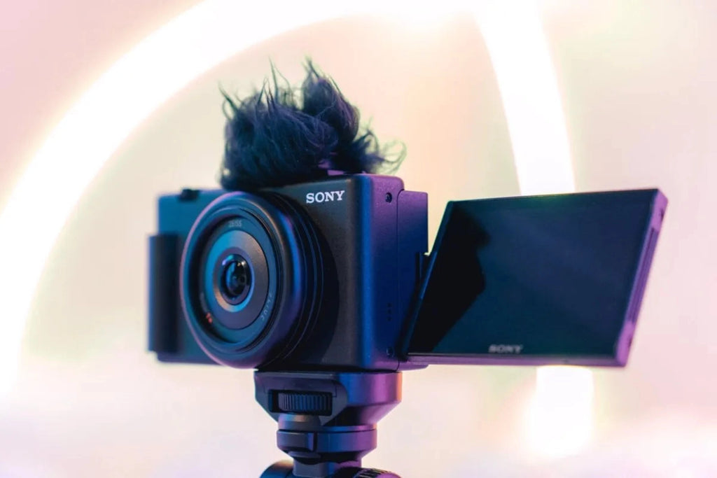 Sony ZV-1F: así es la nueva cámara compacta "asequible" de Sony para la era de TikTok y el streaming